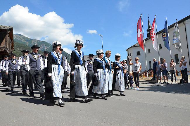 Ahnenmusikanten. Impressionen vom 53. Bezirksfest Westlich Raron in Ausserberg.