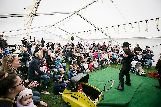 Auch Artisten und Zauberer setzten sich am Festival in Szene.