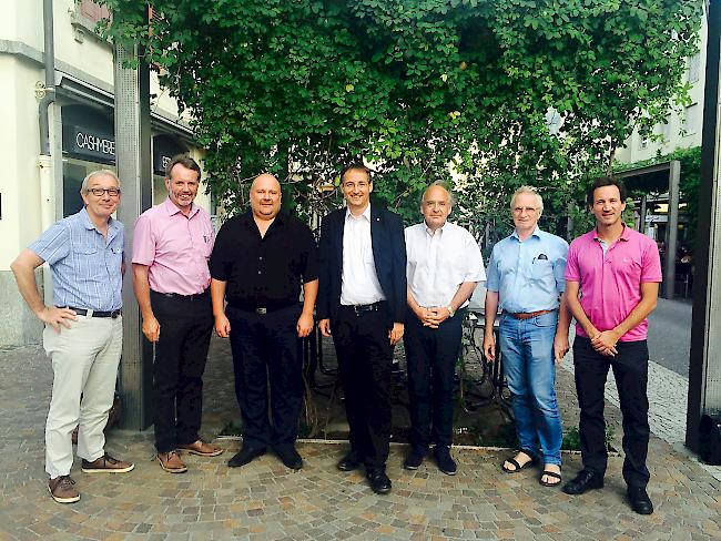 Der Stiftungsrat von Pro Senectute Valais-Wallis (von links): Serge Pernet, Stefan Truffer, David Roux, Thomas Egger, Martial Coutaz, Dominique Gaspoz, Yann Tornare (Direktor). Auf dem Foto fehlt Béatrice Meichtry.