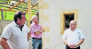 Gastgeber. Gemeindepr&auml;sident Niklaus Furger stellte den Wallisern aus Thun und Umgebung Visp vor.  