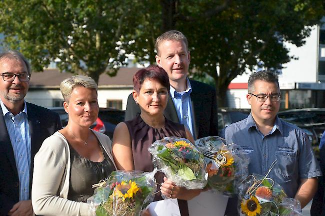 Zufrieden. Franck Moos (Krebsliga Wallis) und die Einzelpreisträger Els Desmet, Eve-Marie Eggel-Zurbriggen, Bernd Faisst und Anton Zindato.