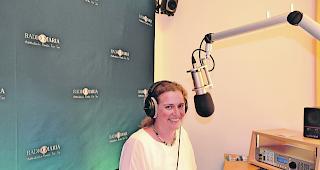 On Air. Studioleiterin Alexandra Chanton will k&uuml;nftig acht bis zehn Stunden pro Woche katholische Radiobeitr&auml;ge produzieren. 