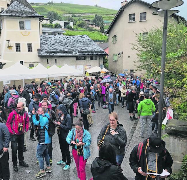 Genussreich. Bei der Rebsortenwanderung waren auch in diesem Jahr die Gäste aus der Deutschschweiz in der Überzahl.  