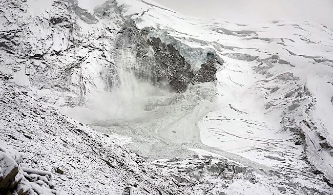 Weiterer Teilabbruch am Triftgletscher in der Nacht auf Montag. Danach konnten alle Sperrungen aufgehoben werden. 