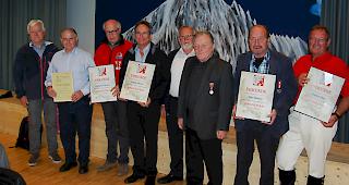 Die Geehrten an der OWTPV-Veteranentagung in B&uuml;rchen (von links): Paul Imhof, TPV Lax (60 Jahre); Louis Bertholjotti, TPV Stalden (&auml;ltester Teilnehmer); Thomas Burgener, TPV Visp (50 Jahre); Marcel Jerjen, TPV Sektion Rhone (50 Jahre), Ren&eacute; Regotz, TPV Staldenried (neuer VV-Obmann), Fridolin Imboden, TPV Niedergesteln (neuer Ehrenobmann); Markus Noti, TPV &laquo;Seetal&raquo; Eisten (50 Jahre) und Elias Furrer, TPV B&uuml;rchen (50 Jahre und neuer Veteranenf&auml;hnrich).