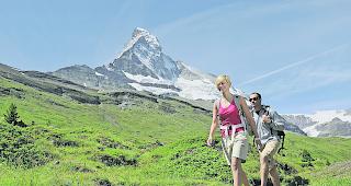 Wanderer in Richtung &laquo;Stafelalp&raquo;: Der Weg wurde ohne Bewilligung ver&auml;ndert.
