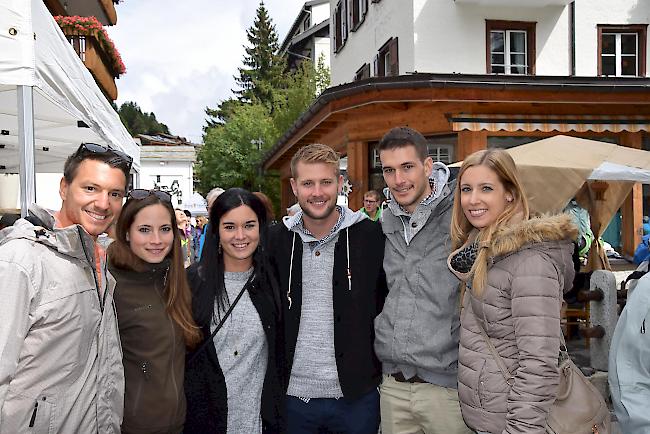  Daniel Guggisberg (25) aus Saas-Fee Jana Bumann (27) aus Saas-Fee Tamara Flückiger (24) aus Luzern Roland Heinzmann (24) aus St.Niklaus Jimmy Bumann (26) aus Saas-Fee und Deborah Schmid (26) aus Brig.