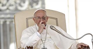 Papst Franziskus hat ein R&uuml;cktrittsgesuch des suspendierten US-Kardinals Theodore McCarrick angenommen. (Archivbild)