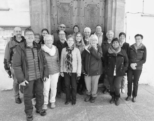 Gestaunt. Die Kursgruppe zeigte sich von der Gommer Sakrallandschaft beeindruckt.  