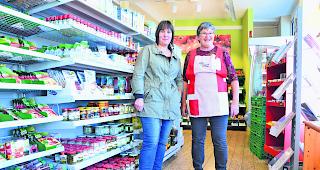 Zuversichtlich. Michela Caldana (links) und Margrit Zemp sind zwei der drei Mitarbeiterinnen des Albiner Dorfladens und vom Potenzial des Gesch&auml;fts &uuml;berzeugt. 