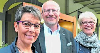 Engagiert. Von links: Emmy Brantschen und Martin Blatter von der Fachstelle &laquo;Ehe und Familie&raquo; mit Margrit Arnold-Klein, die f&uuml;r die Arbeitsgruppe &laquo;10 Jahre Ehe und Familie&raquo; verantwortlich zeichnet. 