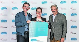 Energisch. Franz-Stefan Meichtry, Bauverwaltung Naters, Patrizia Imhof, Energiestadt-Beraterin, und Diego Wellig, Gemeindevizepr&auml;sident Naters (von links). 