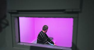 Eingesperrt. Lesen verschiebt die Grenzen unserer Fantasie.  