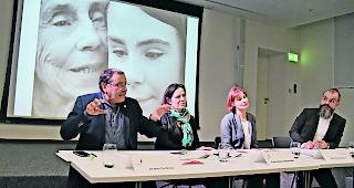 Zufrieden. Von links: Jacques Cordonier, Chef der Dienststelle f&uuml;r Kultur, Staatsr&auml;tin Esther Waeber-Kalbermatten, Sabina Schwarzenbach, Direktorin ad interim der Pro Helvetia, und Ren&eacute;-Philippe Meyer, Kulturberater und Projektleiter von &laquo;Art en partage&raquo;: Bilanz ist positiv. 