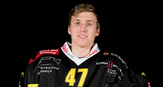 Jeremia Schmid schoss f&uuml;r den EHC Saastal den Ausgleich zum 2:2, am Schluss reichte es aber dennoch nicht.