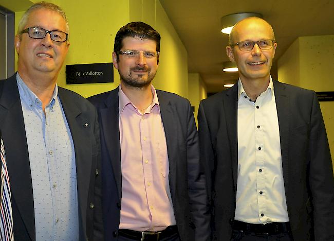 Xavier Roduit, ehemaliger Direktor Foyer Rives du Rhône; Siftungsratspräsident Yannick Buttet und Xavier Lavanchy, Präsident des Vereins Freunde und Ehemalige der Rives du Rhône (von links).