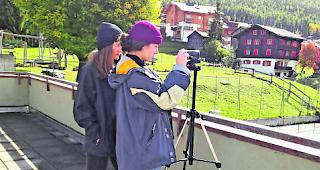 Filmisch erz&auml;hlen. Eine Schulklasse aus Oerlikon filmte w&auml;hrend dieser Woche im Mattertal. 