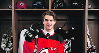 Nico&nbsp;Hischier&nbsp;gelang in seiner ersten NHL-Saison der 50. Skorerpunkt.