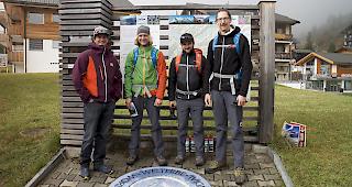 Die abenteuerlustigen Wanderer streben nach dem Schl&uuml;ssel zu den Alpen (von links): Philipp Imhof, Michael Kambly, Rafi Imhof und Sebastian Imhof.