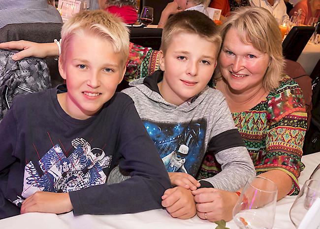 Raphael Lang (12), Basil Lang (11), Silvia Lang (46) aus Muri AG.