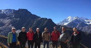 Verwaltungsrat, CEO und Stellvertreter der TUG AG freuen sich &uuml;ber die neue Sesselbahn Plattja-Seetalhorn.