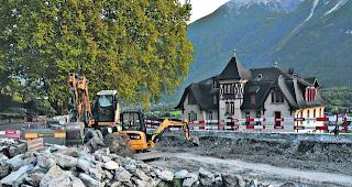 Nach Plan. Blick auf die Baustelle: Die Arbeiten f&uuml;r die erste Etappe der Rathausplatzgestaltung verlaufen nach Plan. 
