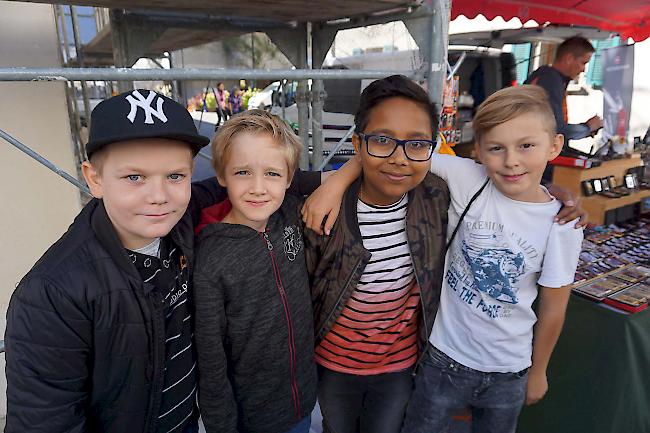 Alban Zekiri (11), Michael Kalbermatter (10), Sanithu Kaushalya (12) und Lionel Fryand (10), alle aus Steg.