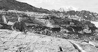 Historisch. Christian A. Meyer berichtet &uuml;ber Spuren von Archosauriern.  