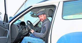 Verkehrspolitik. Die Oberwalliser Fahrlehrer mit Pr&auml;sident Hubert Summermatter wehren sich gegen die Pl&auml;ne des Bundesrates, die Ausbildung abzubauen und den Lernfahrausweis fr&uuml;her auszuteilen. 