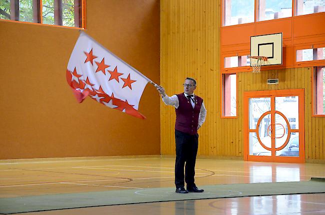 Jubiläumsausgabe. Impressionen vom 40. Wanderpreis der Walliser Fahnenschwinger in der Natischer Klosi-Turnhalle.