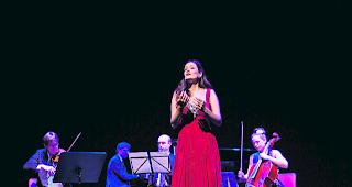 Stimmgewaltig. Sopranistin Franziska Heinzen hier w&auml;hrend eines Auftritts von diesem Jahr: Sie erhielt gestern den mit 10000 Franken dotierten F&ouml;rderpreis des Kantons. 