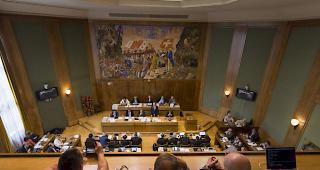 Die Debatte ist er&ouml;ffnet. Braucht es eine Totalrevision? Und wer soll diese durchf&uuml;hren?