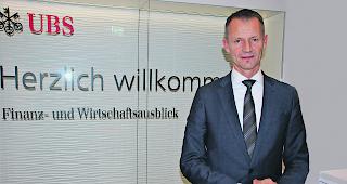 Aktien statt Sparbuch. &laquo;Es ist mehrfach erwiesen, dass langfristige Investitionen in Aktien eintr&auml;glicher sind, als das Geld auf dem Sparbuch zu belassen.&raquo;  