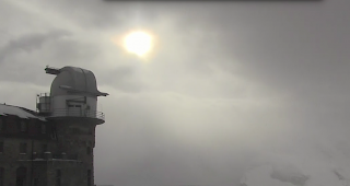 Bedeckter Himmel in Zermatt. Aktuelles Webcambild vom Gornergrat.