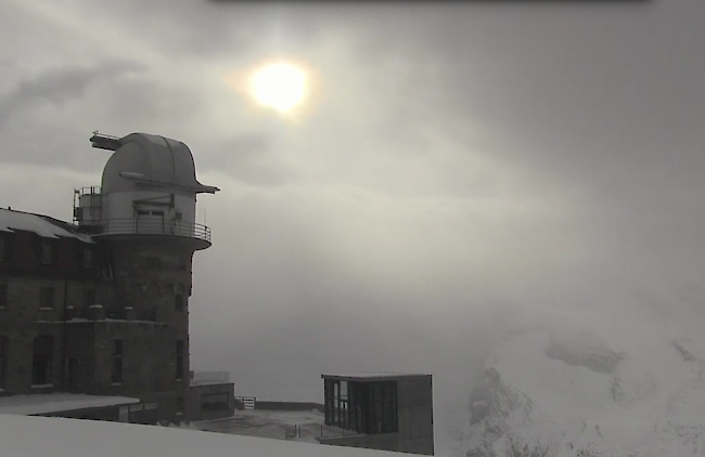 Bedeckter Himmel in Zermatt. Aktuelles Webcambild vom Gornergrat.