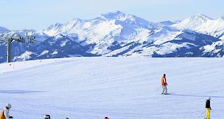 Die Walliser Skischulen sollen neu geb&uuml;sst werden k&ouml;nnen, wenn sie die Anforderungen bez&uuml;glich Ausbildung nicht erf&uuml;llen. (Archivbild)