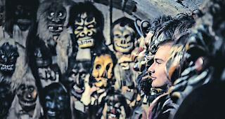 Umzingelt. Hilar Rieder inmitten von Tsch&auml;gg&auml;tt&auml;.  