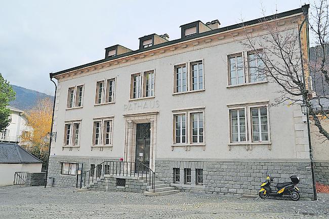 Der Dachstock im Visper Rathaus muss saniert und umgebaut werden.