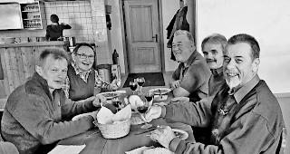 Gesellig. Die J&auml;ger genossen das Fachsimpeln bei w&auml;hrschafter Kost. 