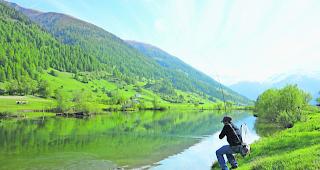 Anspruchsvoll. Fliegenfischer am Geschinersee. 