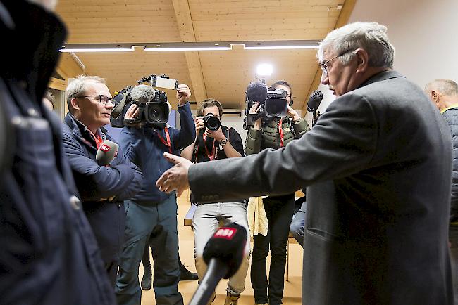 ...und zahlreiche Medienschaffende – hier in der Vorbesprechung mit Präsident Beat Jost.