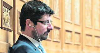 In der Kritik. Yannick Buttet w&auml;hrend des gestrigen Sessionstags. 