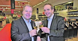 Erfolgreich. Trotz schwierigem Marktumfeld gelang es VR-Pr&auml;sident Pierre-Alain Grichting (links) und Direktor Rapha&euml;l Garcia, den Gewinn von Provins zu steigern. 