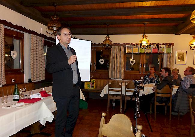 Nationalrat und SAB-Direktor Thomas Egger referierte an der Generalversammlung von Simplon Tourismus zum Thema Alpiner Tourismus.