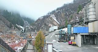 Kein Geh&ouml;r. Das Kieswerk am Baltschiederbach wird weiterhin betrieben  &ndash;  trotz schriftlicher Aufforderung der Gemeinde zur Betriebseinstellung.  