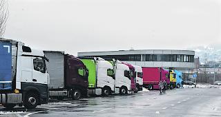 Lastwagen ohne entsprechende technischen Anforderungen soll Nutzung von Tunnels und P&auml;ssen in den Schweizer Alpen untersagt werden. (Symbolbild)