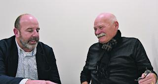 Noch drei Romane. Der Basler Werner Ryser (rechts)  &ndash;  hier im Gespr&auml;ch mit Rico Erpen, Leiter der Rotten Verlags AG: &laquo;Ich will noch drei Romane schreiben&raquo;, sagt der Schriftsteller, der sich als &laquo;Langsamschreiber&raquo; beschreibt. 