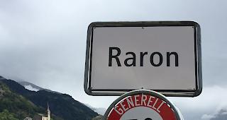 Blick auf die Burgkirche. Die Gemeinde Raron pr&auml;sentierte am Mittwoch ihren Voranschlag.