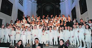 Die &laquo;Cantiamo&raquo;-Singschule. Sie erfreute ein begeistertes Publikum.  