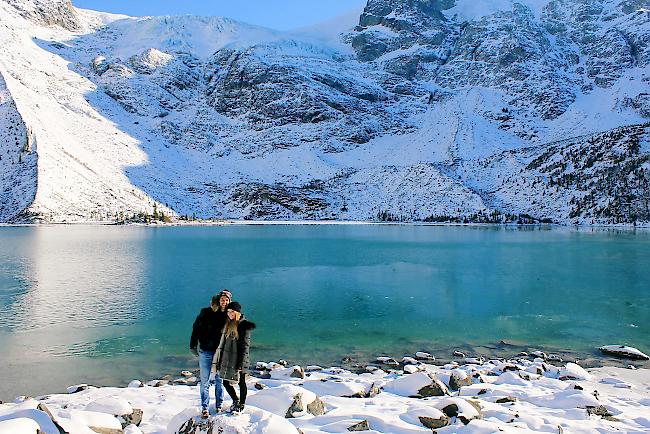 «Meine Freundin Sabrina und ich vor dem Joffre Lake in British Columbia, zwei Autostunden von Vancouver entfernt.»